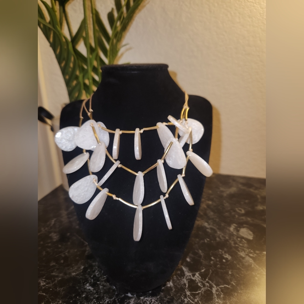 Pearly shell Triple strand necklace